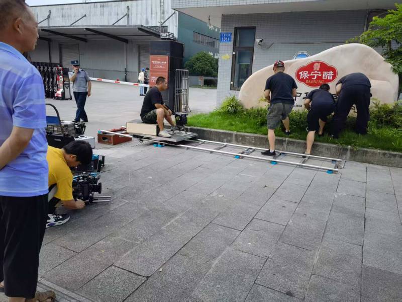 老边区广告片拍摄公司核心优势：全流程服务，让品牌广告片省心更出彩